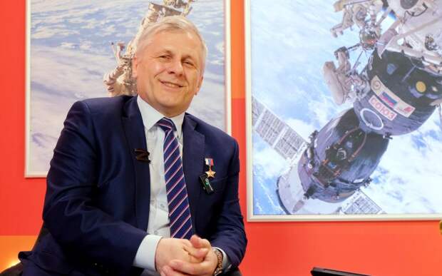 Рязанских школьников познакомили с космонавтом Борисенко на онлайн-уроке «Ростелекома»