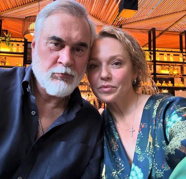 Альбина Джанабаева без макияжа стала похожа на бабушку