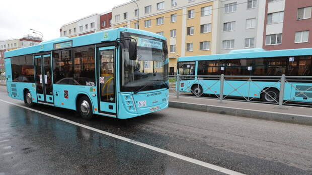 Еще 400 петербургских автобусов переведут на газомоторное топливо