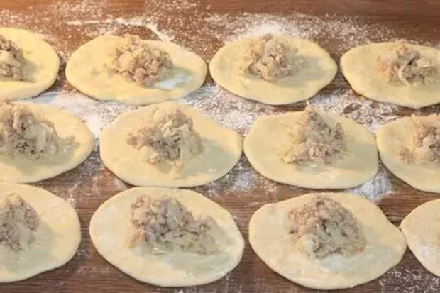 Фото: Пироги с мясным фаршем, овощами и соусом: шаг 14 Пироги с мясным фаршем, овощами и соусом: шаг 14
