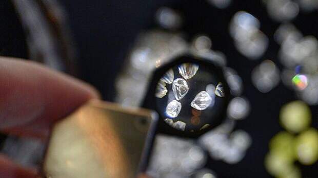 Канада наложила допзапрет на импорт алмазов РФ