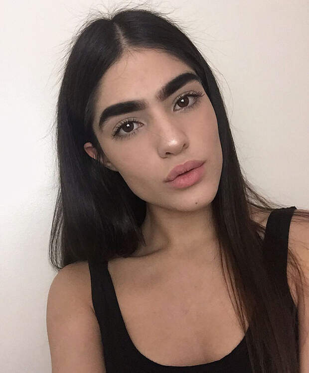 bullying-thick-eyebrows-model-career-natalia-castellar-11