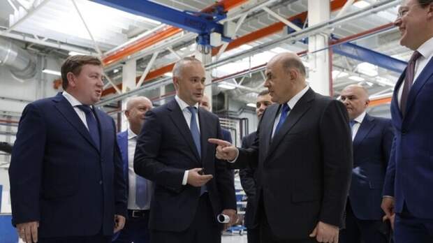 Мишустин призвал молодежь идти работать на отечественные промпредприятия
