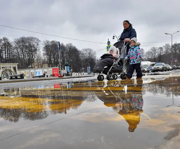 Повышение социальных пенсий, экзамены в ГИБДД и отечественное ПО на гаджетах: что изменится в жизни россиян с 1 апреля