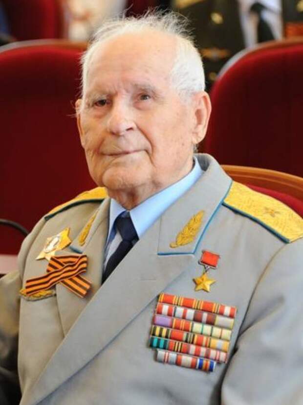 Николай Павлович Жуган, фото 2014 года nebokubani.ru - Легендарному лётчику Николаю Жугану исполнилось 100 лет | Военно-исторический портал Warspot.ru
