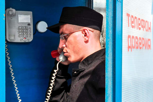 «На связь выходят только ночью». Заключенные прямо из тюрем обманывают миллионы россиян по телефону. Как устроен этот бизнес?