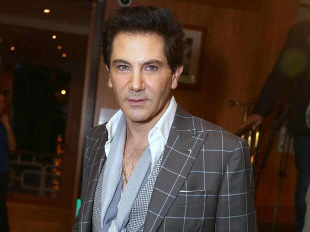 Яркий макияж, облегающее платье: дочь Авраама Руссо отметила 18-летие