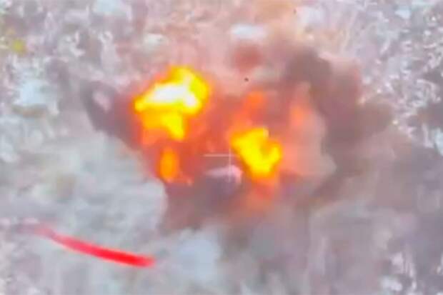 Беспилотник показал, как «Курьер» подорвал блиндаж с боевиками ВСУ