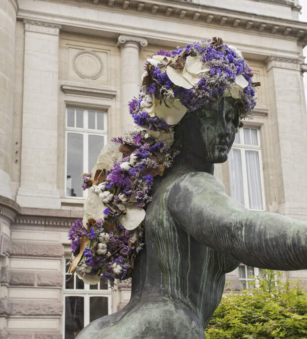 La Déesse du Bocq 05-2016 Jef Lambeaux vue de l'Hôtel de Ville de St-Gilles Place Maurice van Meenen 39, 1060