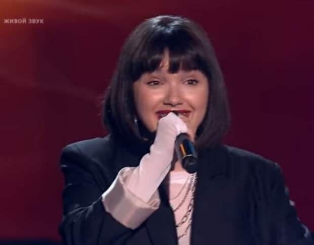 После выступления на шоу "Голос" Саша Будникова стала известнее своего отца-телезвезды