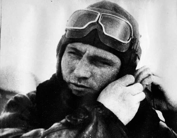 История аэропорта "Кольцово": факты и легенды во времена Свердловска