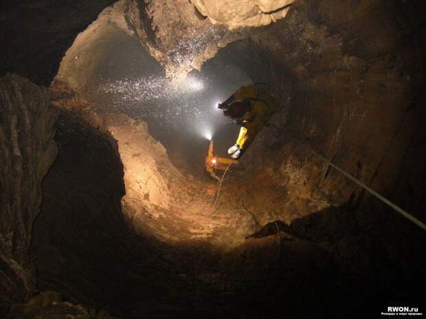 Самая глубокая в мире пещера (4)