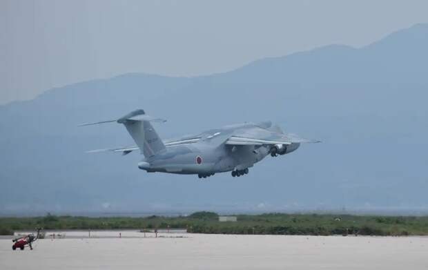 Минобороны Японии отправило военно-транспортные самолёты Kawasaki C2 в Джибути