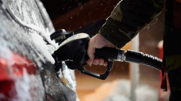 Запасов бензина на Украине осталось на 20 дней, заявил Шмыгаль