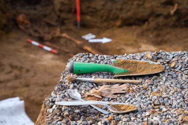 В Шяуляе эксгумировали останки 26 советских солдат времен Великой Отечественной