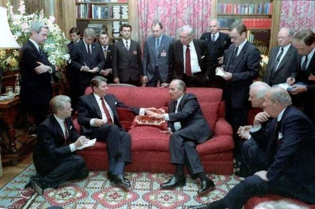 Переговоры Рейгана и Горбачева в Женеве, 1986 год.