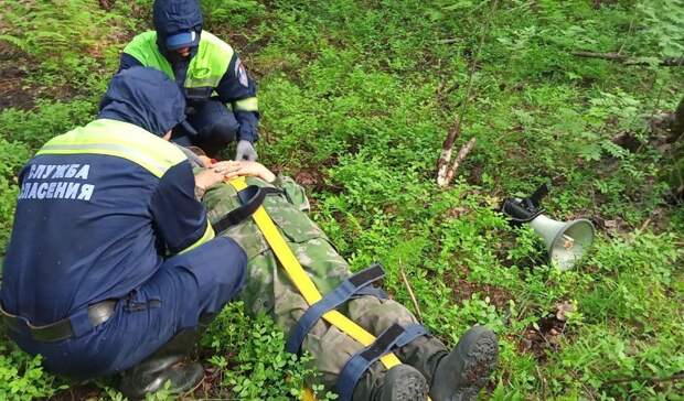 Потерявшегося пожилого грибника с отказавшими ногами спасли в лесу около Ижевска
