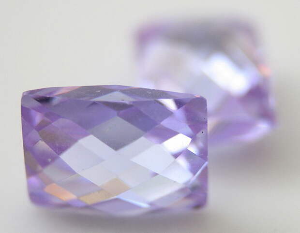 Способы огранки фианита - такие же, какие используют при обработке алмаза