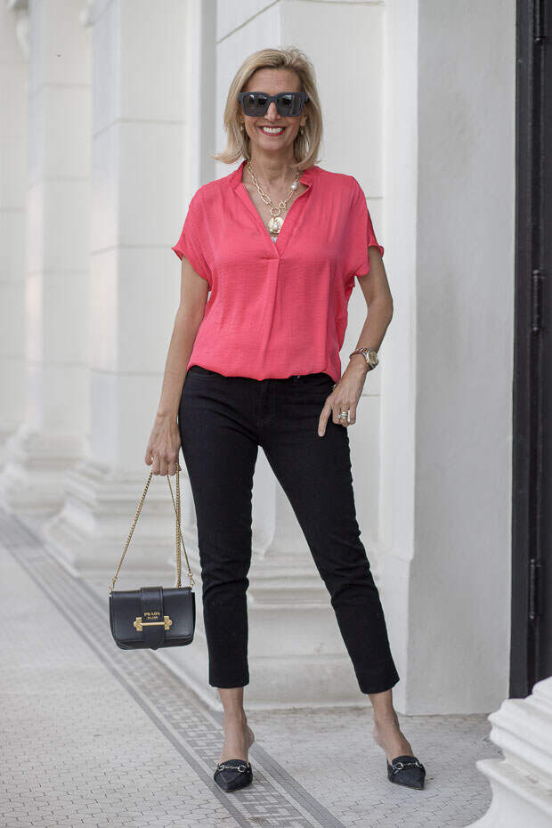 Womens Fashion All Black Outfit With A Pope Of Color 