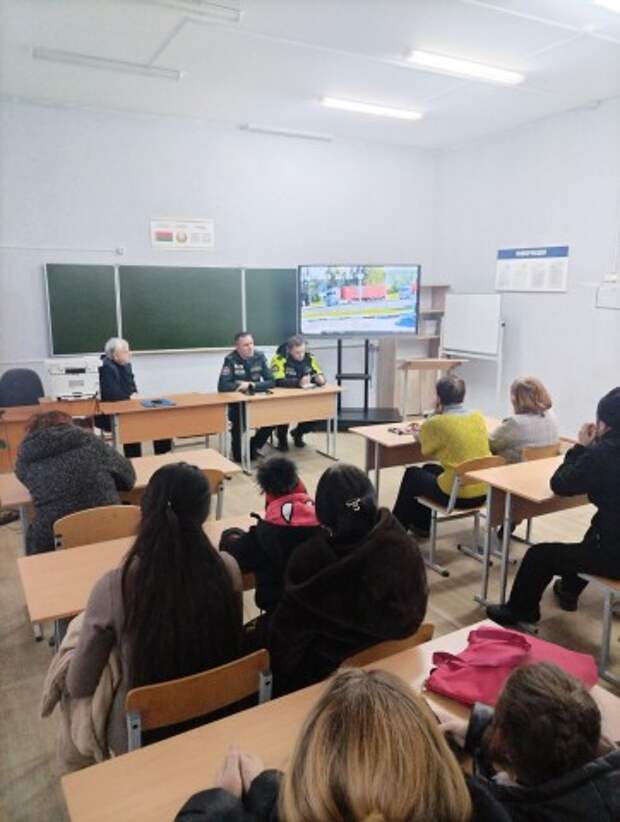 В ГУО Базовая школа 15 г. Бобруйска прошло общешкольное родительское собрание.