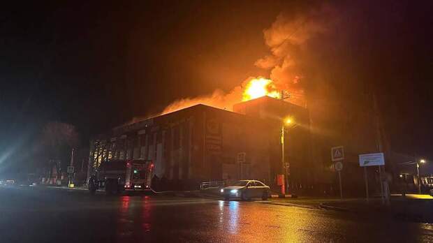 Коммерческий объект загорелся в Белгородской области после атаки БПЛА ВСУ