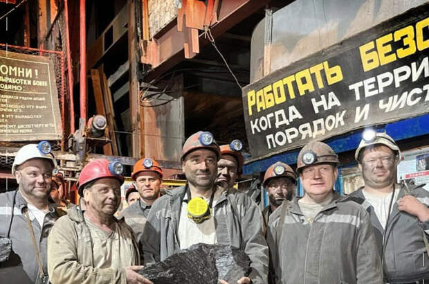 Заблокированных в шахте в ЛНР людей удалось поднять на безопасную высоту