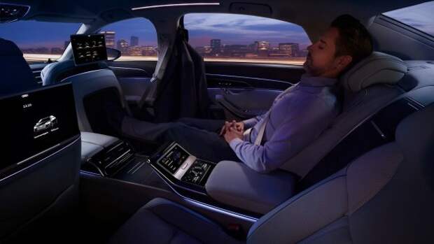 Прошли те времена, когда роскошный автомобиль стал средством передвижения.  Настало время, когда он станет самым удобным средством передвижения.  Производители теперь учитывают потребности не только водителя, но и его пассажиров.  Электрические сиденья, отдельный кондиционер, огромные дисплеи и многое другое сделают автомобиль самым удобным транспортным средством.  А учитывая, что некоторые люди проводят в машине часы в день, такой комфорт очень важен. 