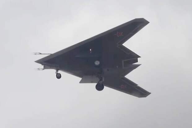 Стало известно о боевых операциях ведомого беспилотника Су-57