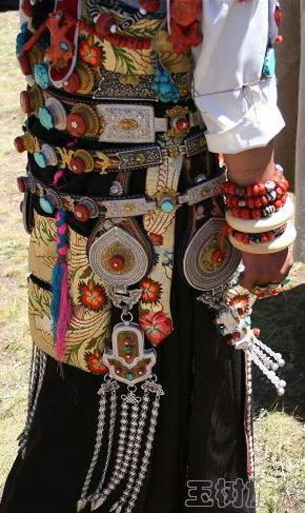 Тибет, украшения, бусины Дзи