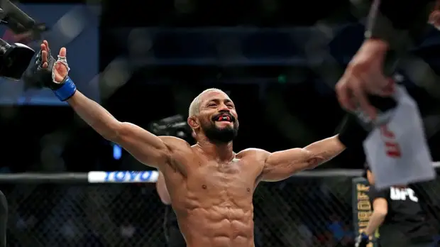 Чемпион UFC Фигередо гильотиной победил Переза на турнире в Лас-Вегасе