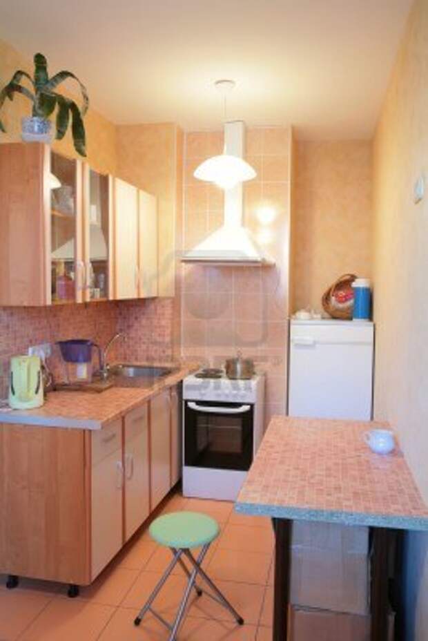 3271933-kleine-keuken-van-het-nieuwe-moskou-appartement-interieur (267x400, 23Kb)