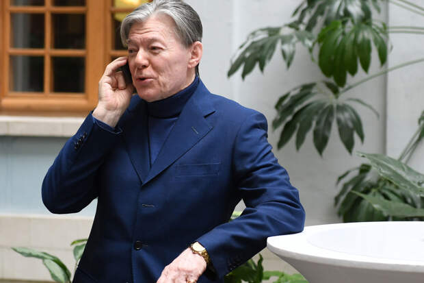 Актер Збруев раскрыл, что поддерживает физическую форму благодаря зарядке