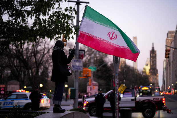 Переговоры Ирана и США завершились спустя 14 часов