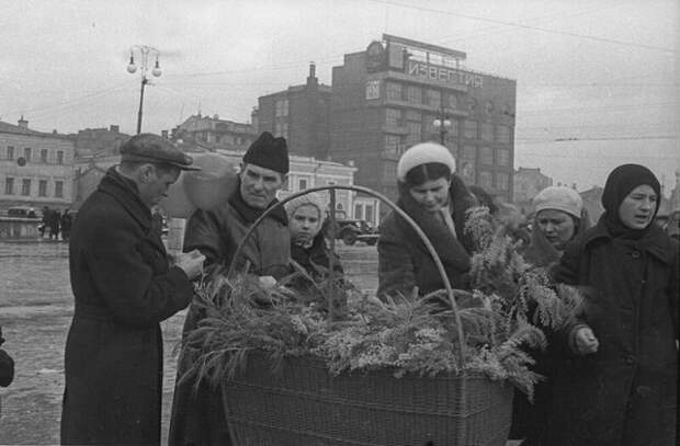 Москва в 1930-е годы на снимках