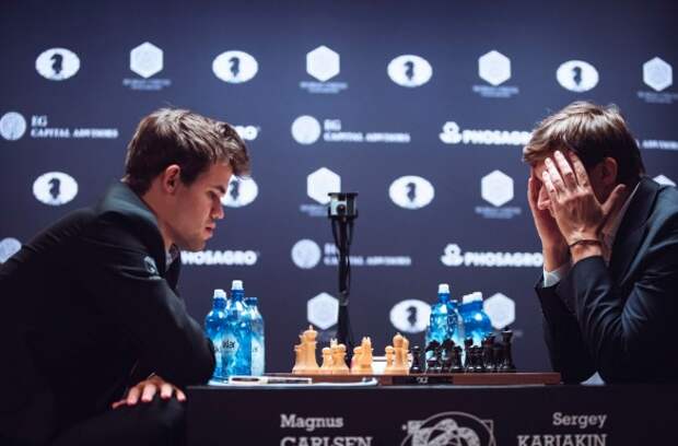 Магнус Карлсен и Сергей Карякин. Фото: пресс-служба WORLD CHESS