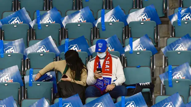 Рост числа положительных тестов и вынужденный перенос матчей: как волна коронавируса угрожает проведению сезона КХЛ