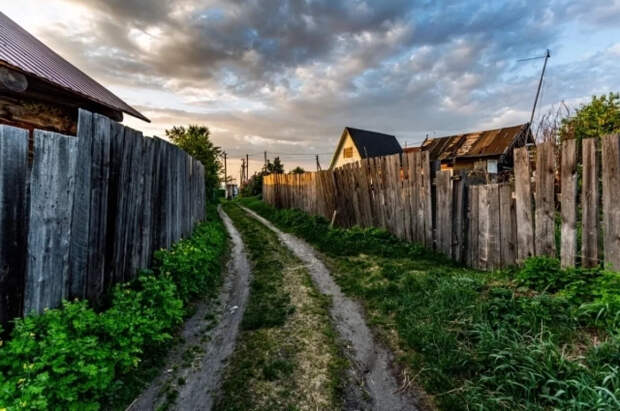 Юрист Бочаров рассказал, в каких случаях могут изъять дачу за долги