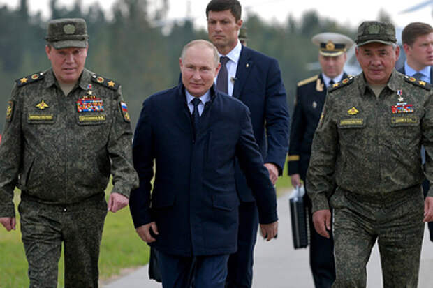 Путину показали боевых роботов
