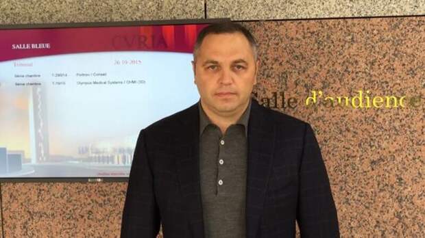 Украинцы разочаровались в Зеленском — политологи уже нашли ему замену Украинцы разочаровались в Зеленском — политологи уже нашли ему замену