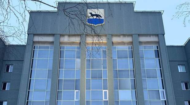 Прокуратура через суд добилась увольнения начальника юротдела мэрии Сургута, которую судят за коррупцию