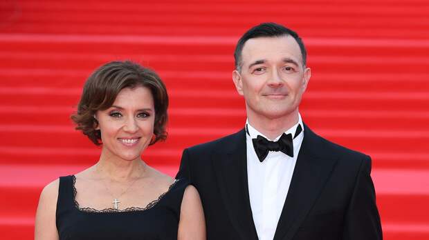 Тень измены, идеальная семьи и тайна расставания: история любви Бероева и Алферовой