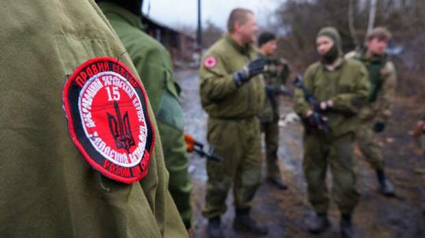 Украинское командование перебросило к линии фронта в ЛНР 120 боевиков «Правого сектора»