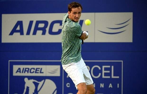 Медведев проиграл французу Монфису в полуфинале турнира ATP в Роттердаме