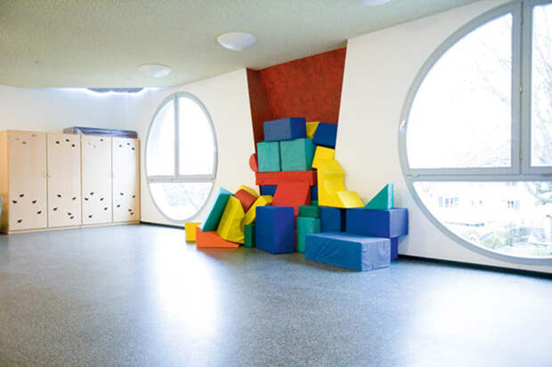 Детский сад в форме кота в Карлсруэ: интерьер помещения