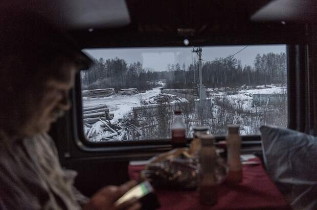 Пейзажи за окном не всегда радуют глаз Фото: Виктор ГУСЕЙНОВ