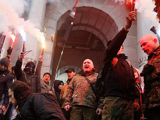 Украинская забастовка суровее итальянской. Выходят на работу, но делают вид, что работают