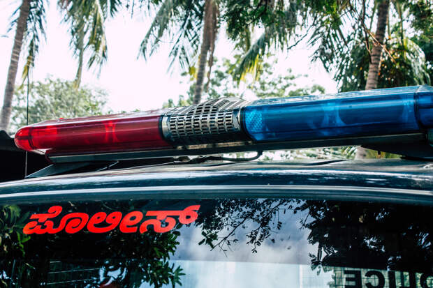 Мужчина отрезал голову мороженщику и принес ее к себе домой