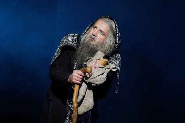 Актер Дмитрий Певцов выйдет на сцену в роли Рассказчика и Лавра