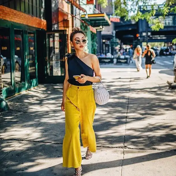 С чем носить желтые брюки: 12 идей, которые сведут вас с ума своей красотой