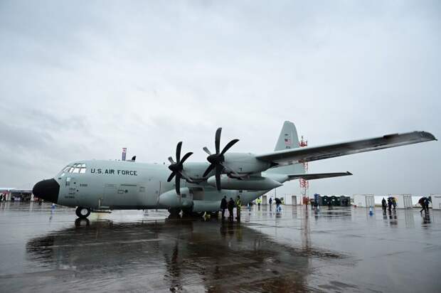 Иран вывел из строя пять самолетов-заправщиков США